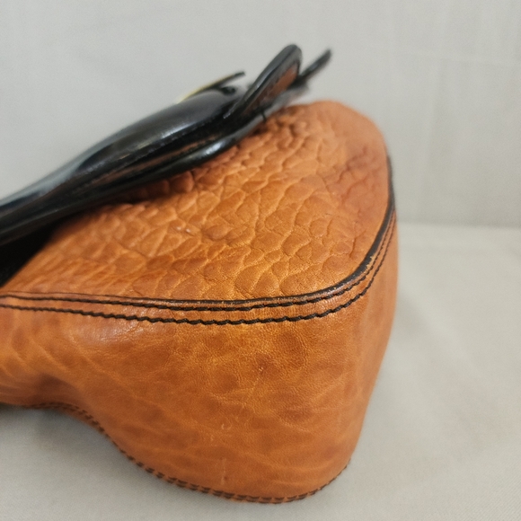 ✨️FENDI "B" Shoulder Bag - Picture 9 of 16